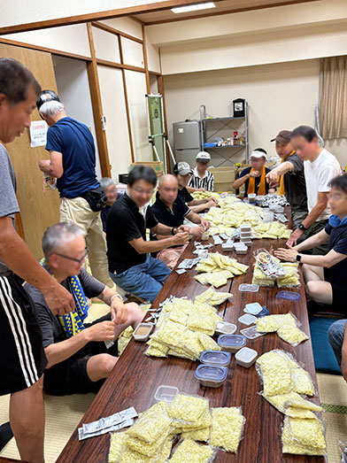 写真:夏まつりの準備