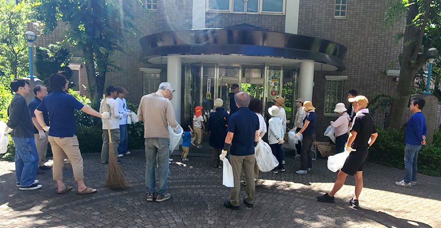 写真:ふれあい館前に集合